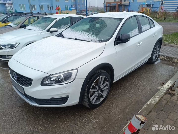 Volvo S60 Cross Country 2.0 AT, 2018, 130 000 км