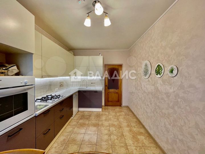 4-к. квартира, 142,5 м², 1/5 эт.