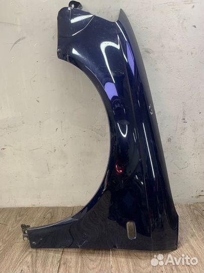 Крыло переднее левое Audi A4 седан 2005
