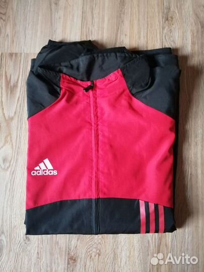 Куртка спортивная Adidas. новая