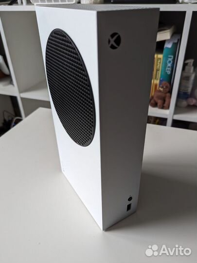 Xbox series s 2 геймпада