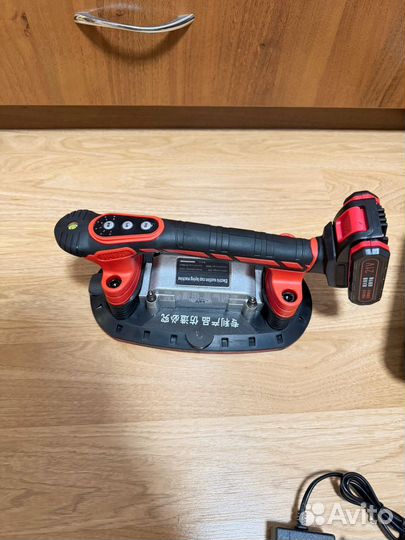 Вакуумная виброприсоска для плитки