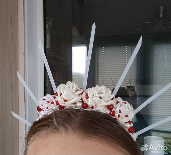 Ободок декоративный. Белые розы