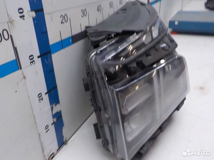 Фара левая Hyundai Santa Fe 2020