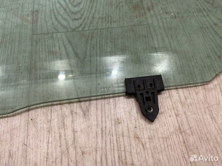 Стекло переднее правое Nissan Qashqai J10 HR16DE