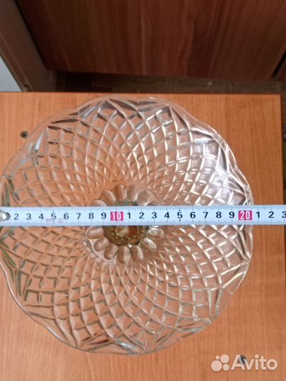 Ваза для фруктов на ножке