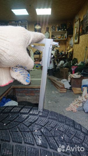 Goodyear UltraGrip Ice 215/70 R16 100T