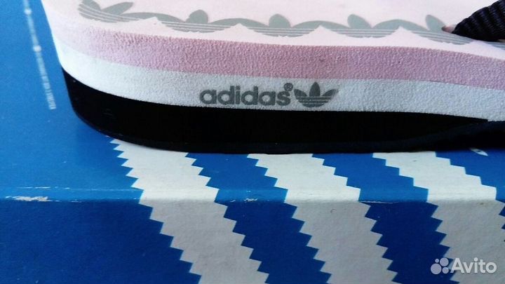 Шлёпки, сланцы Adidas