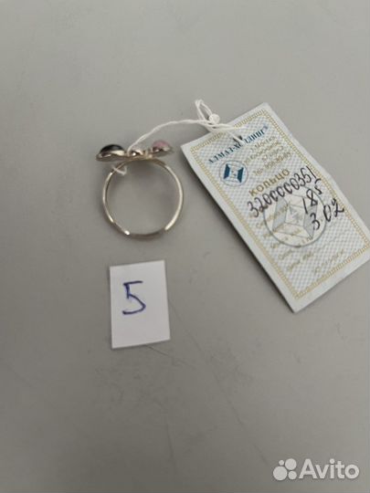 Кольцо серебряное с фианитом