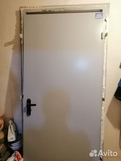 Дверь входная металлическая от застройщика