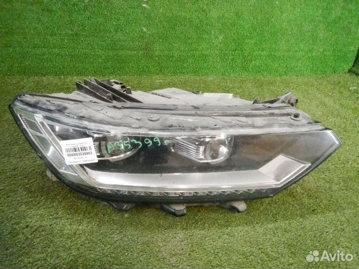 Фара правая Volkswagen Passat