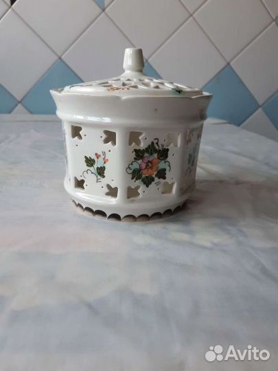 Керамическая конфетница