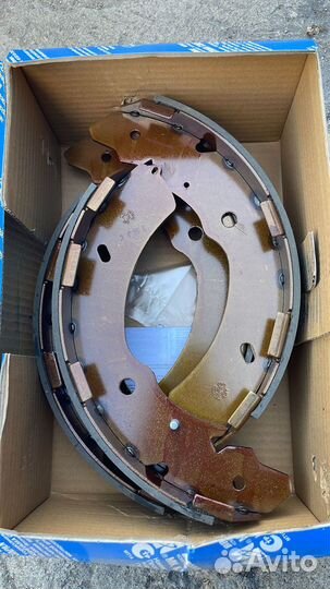 Тормозные колодки задние на mitsubishi