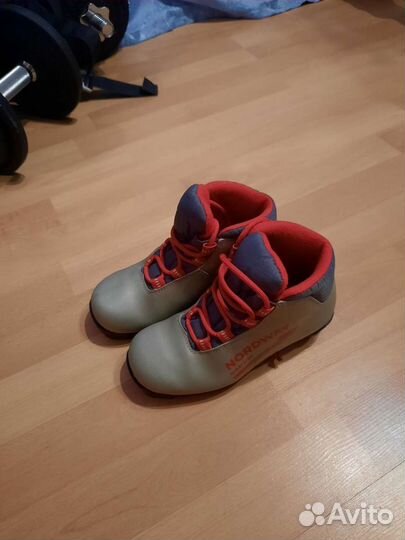 Лыжные ботинки размер 32