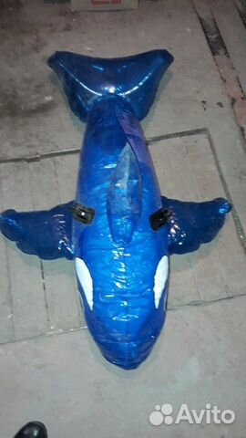 Дельфин надувной