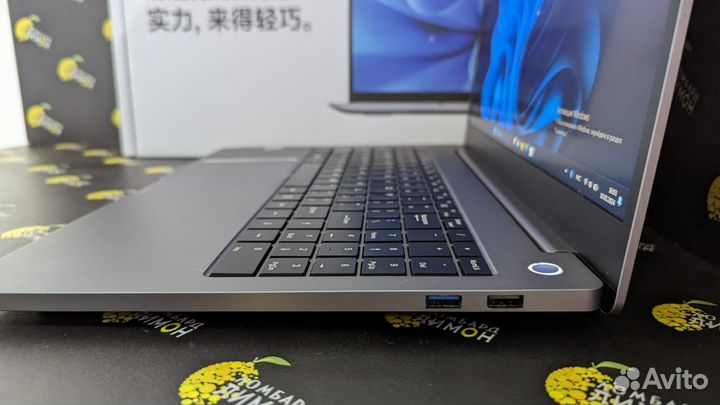 UIG Notebooks / AMD Ryzen 9 4900H / 16GB / 500GB