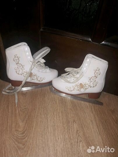 Коньки фигурные