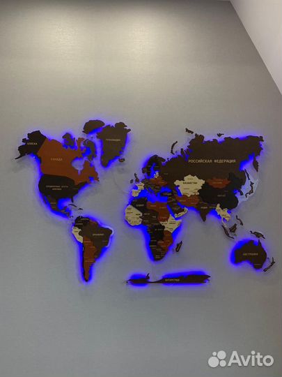 Деревянная карта мира с подсветкой