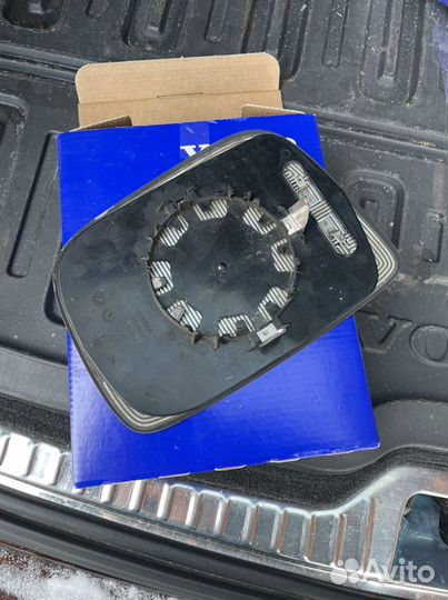 Зеркальный элемент левого зеркала volvo xc60