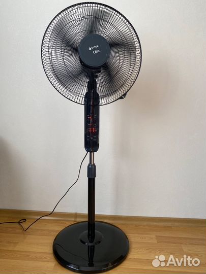 Вентилятор напольный с пультом Vitek