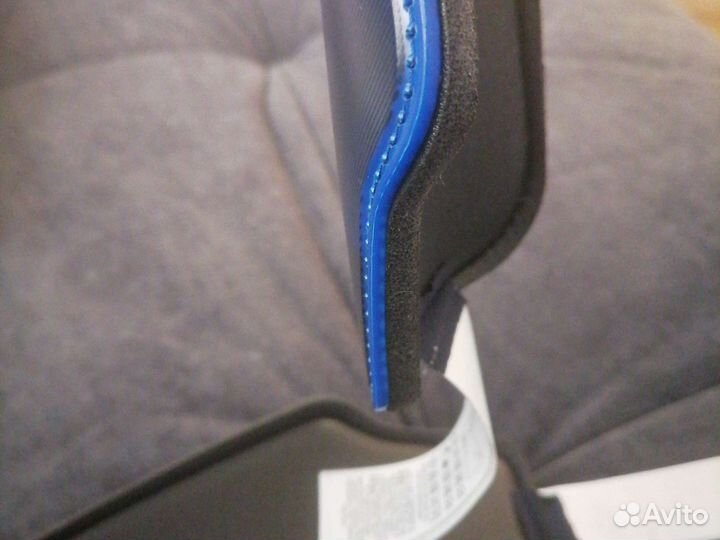 Щитки футбольные новые