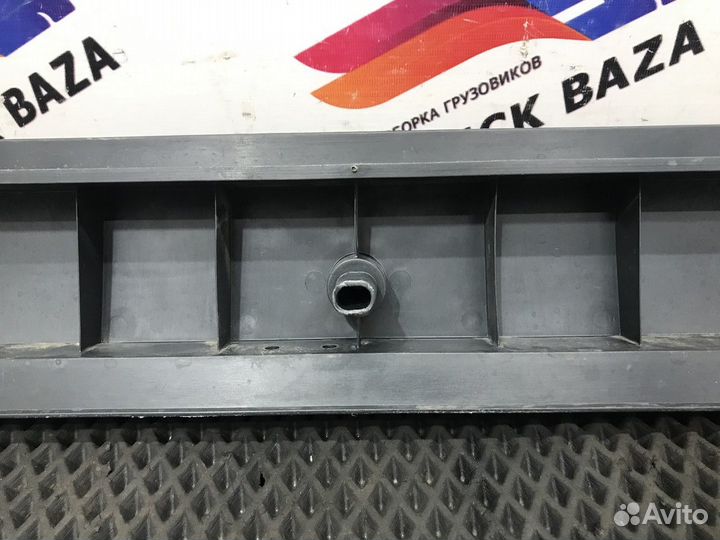 81629300264 Накладка салона кабины верхняя