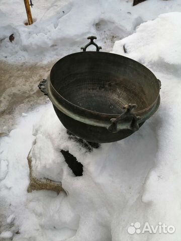 Старинный бронзовый котел