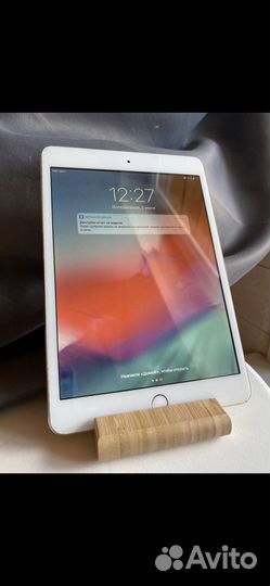 Планшет iPad mini 3