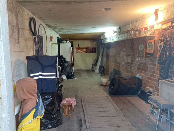 Гараж, > 30 м²