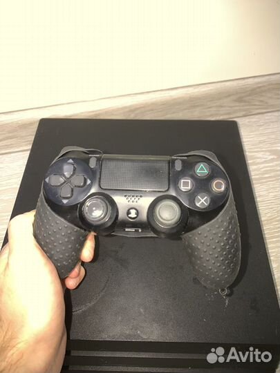 Sony PS4 pro 1 tb (+игры)