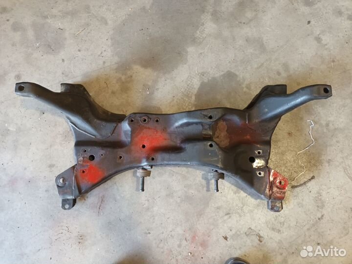 Подрамник передний Mitsubishi Lancer 9