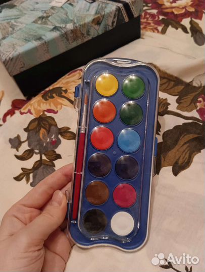 Сухая акварель с кисточкой новая