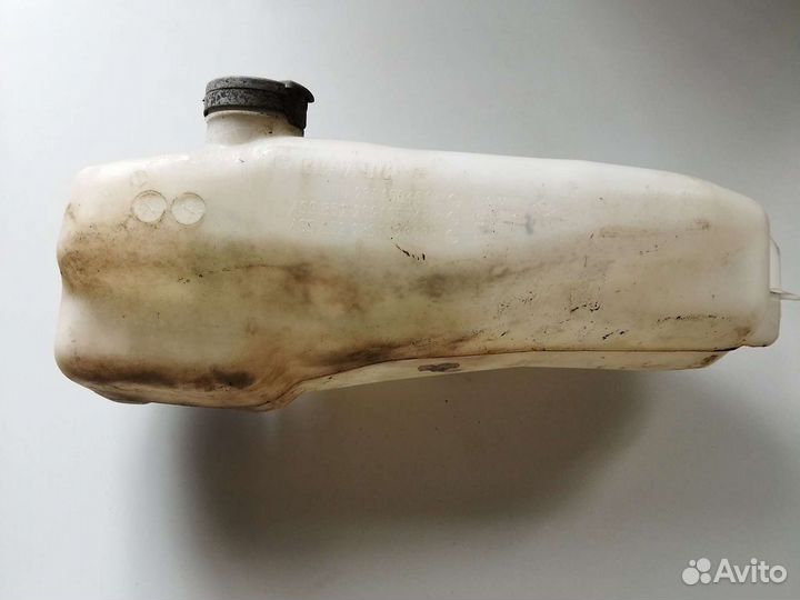 Бачок омывателя лобового стекла Рено Логан с 2014г