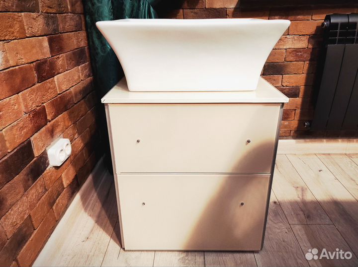 Раковина с тумбой для ванной подвесная