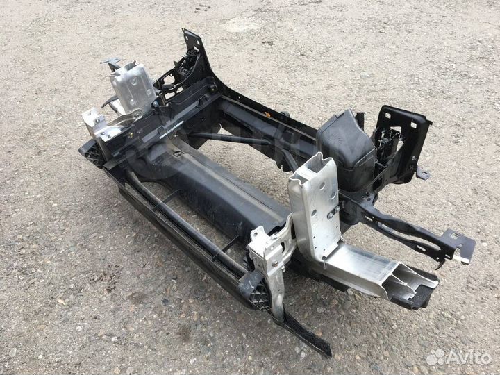 Телевизор (рамка радиатора) BMW 1 F20 рестайлинг