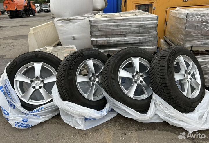 Комплект колес r17 зимние 225/65 Michlin