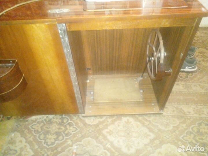 Швейная машина Чайка 2