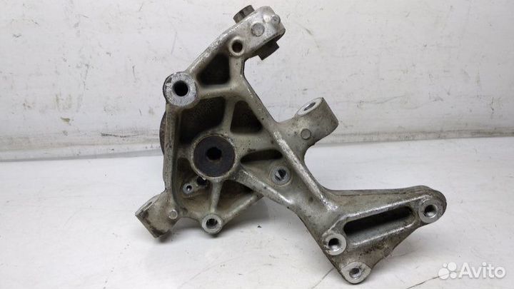 Кулак поворотный задний правый Volkswagen Passat