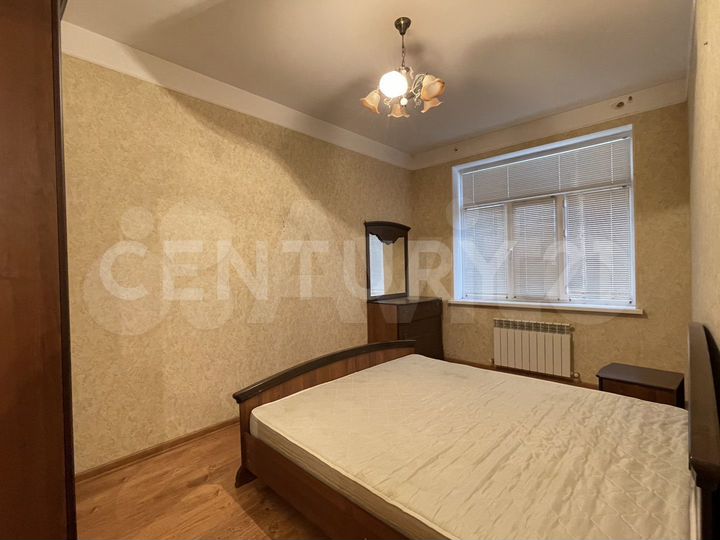 3-к. квартира, 92 м², 2/5 эт.