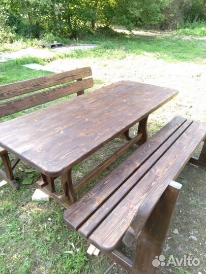 Стол и лавки деревянные