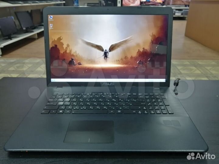 Игровой Asus 17,3 i5 4210 4 Ядра SSD GT 820-2GB