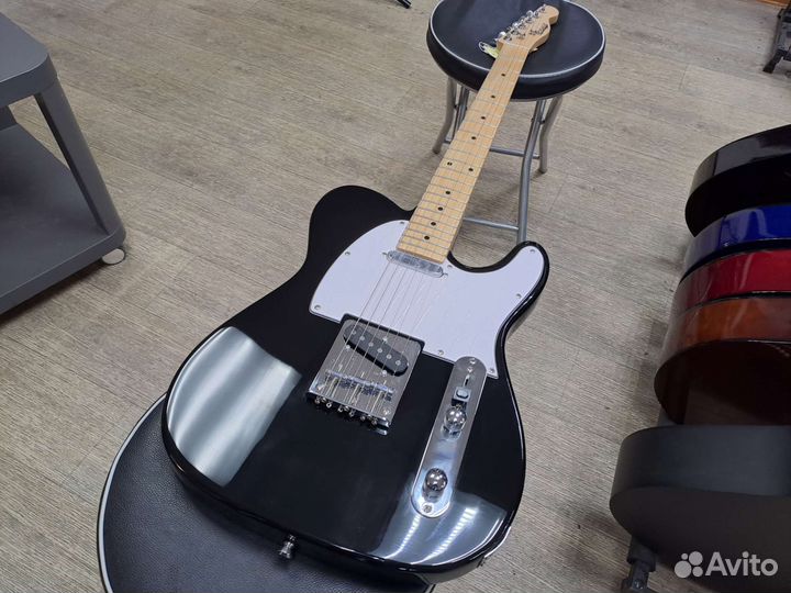 Электрогитара чёрная телекастер