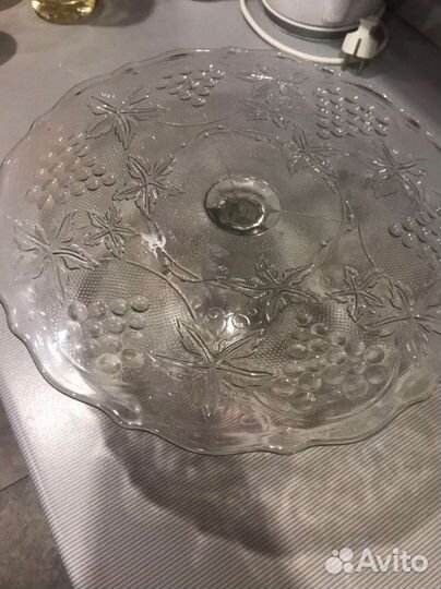 Тортница на ножке