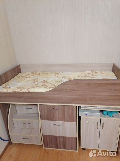 Продаю кровать детскую б/у в хорошем состоянии