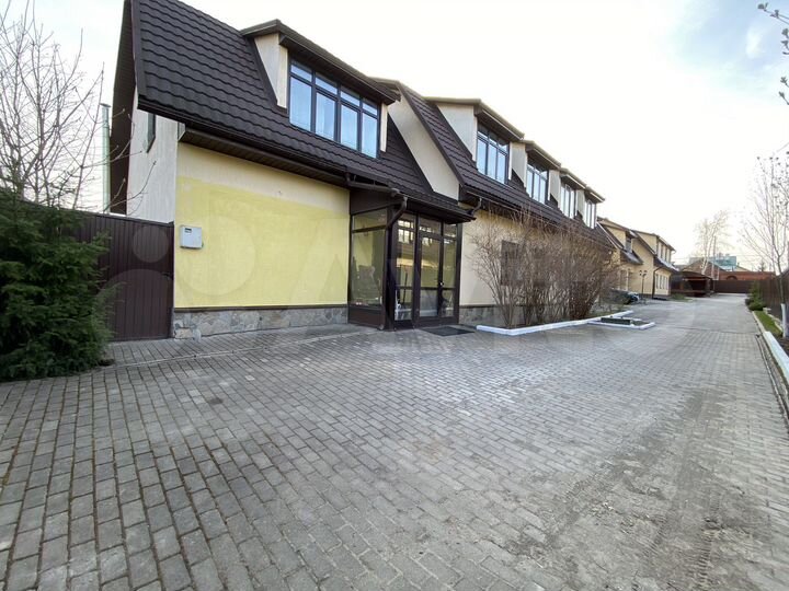 Таунхаус 250 м² на участке 6 сот.