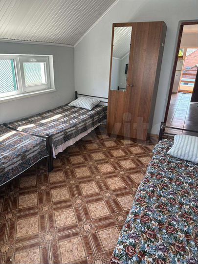 Комната 15 м² в 9-к., 1/3 эт.