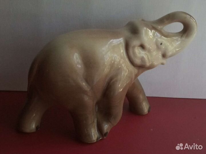 Статуэтка. Слон. Слоник. Фарфор. СССР