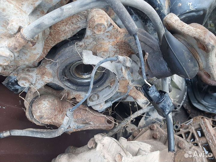 Кулак поворотный Mitsubishi Pajero Спорт 2