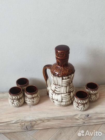 Кувшин керамический со стаканчиками для вина