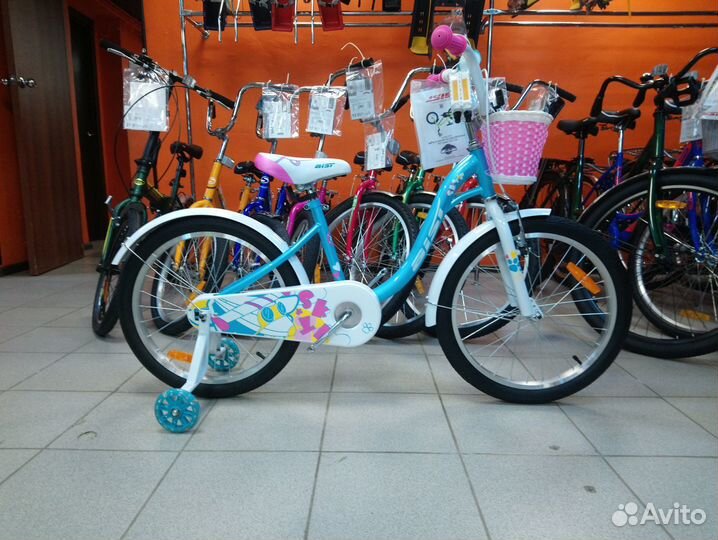 Велосипед красивый,качественный aist skye 18